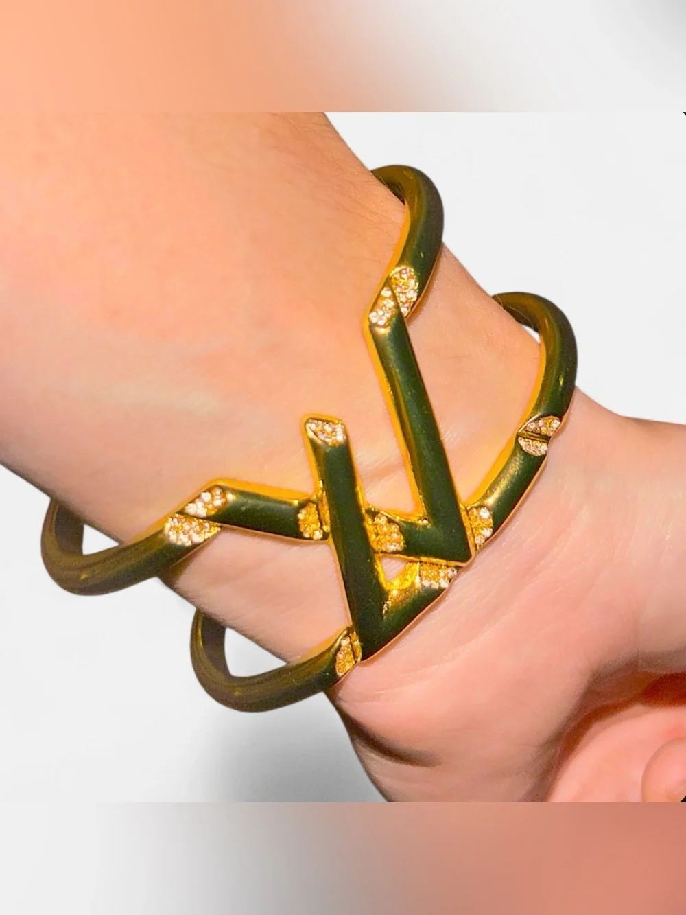 ⚡️ 🆕 LV Volt Cuff ⚡️